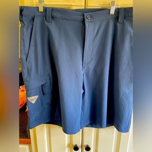 Columbia PFG Mens Fishing Shorts 40W 10” Length